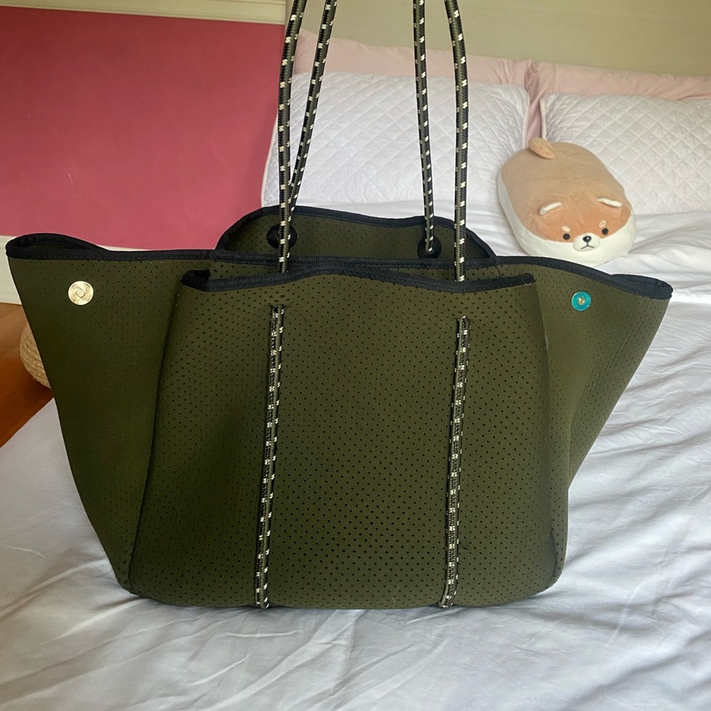 Olive green tote bag!